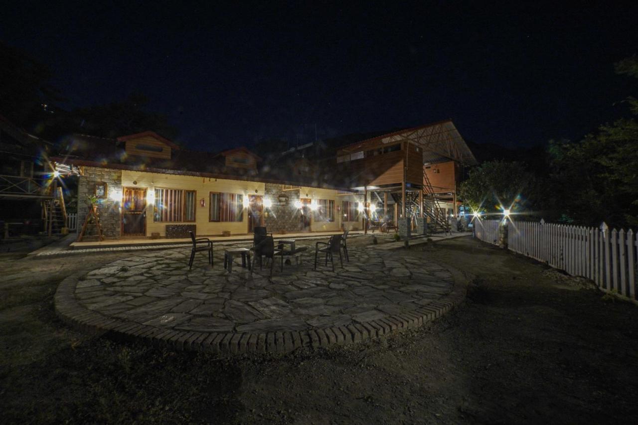 Tiger Fall Eco Resort Csakráta Kültér fotó